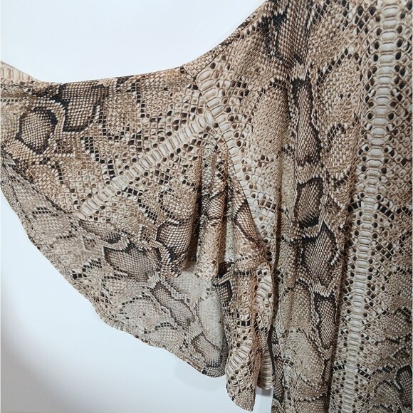 Snake Print Lightweight Pocket Dress - Picture 7 of 7